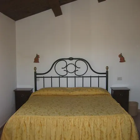 לינה וארוחת בוקר Chesanova Mombaroccio